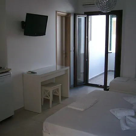 Depis Place And Apartment Naxos City