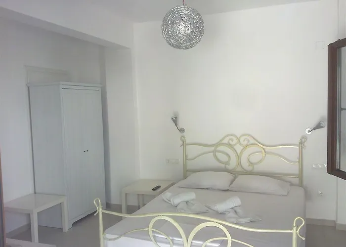 Depis Place And Lägenhet Naxos City