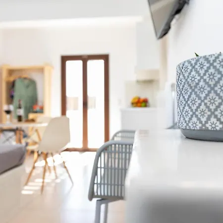 Depis Place And Apartment Naxos City