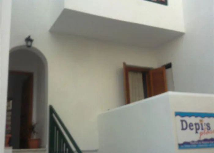 アパート Depis Place And *